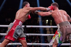 'Tengo respeto por Canelo, pero tiene que darme una oportunidad': Benavidez tras vencer a Plant