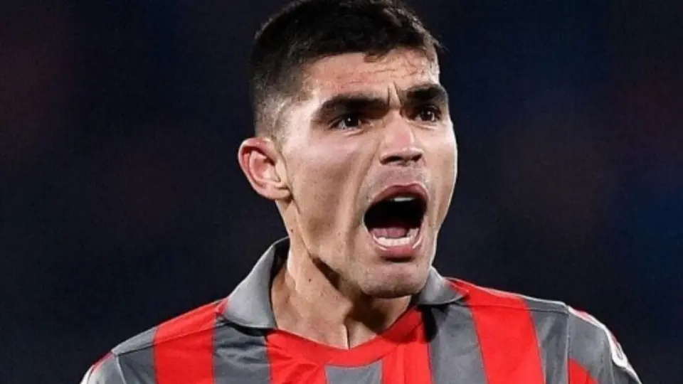 Johan Vásquez fue titular en la caída del Cremonese ante el Sassuolo