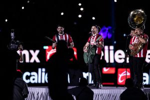 Chivas vs Tigres: Así fue el 'Show del Medio Tiempo' de la Gran Final con 'Alta Consigna'