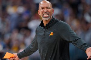 Monty Williams fue despedido como coach de los Phoenix Suns tras cuatro años al mando