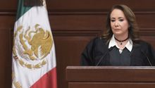 Yasmín Esquivel plagió su tesis de doctorado; así lo reveló El País