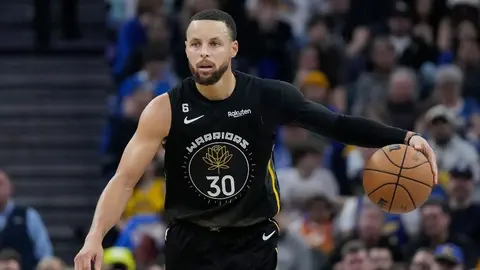 Stephen Curry y Warriors vencieron a Bucks en tiempo extra