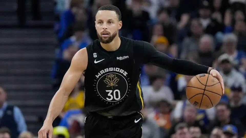 Stephen Curry y Warriors vencieron a Bucks en tiempo extra