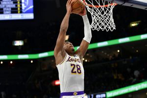 Playoffs NBA: De la mano de Hachimura, Lakers ganó el primero de la serie ante Grizzlies
