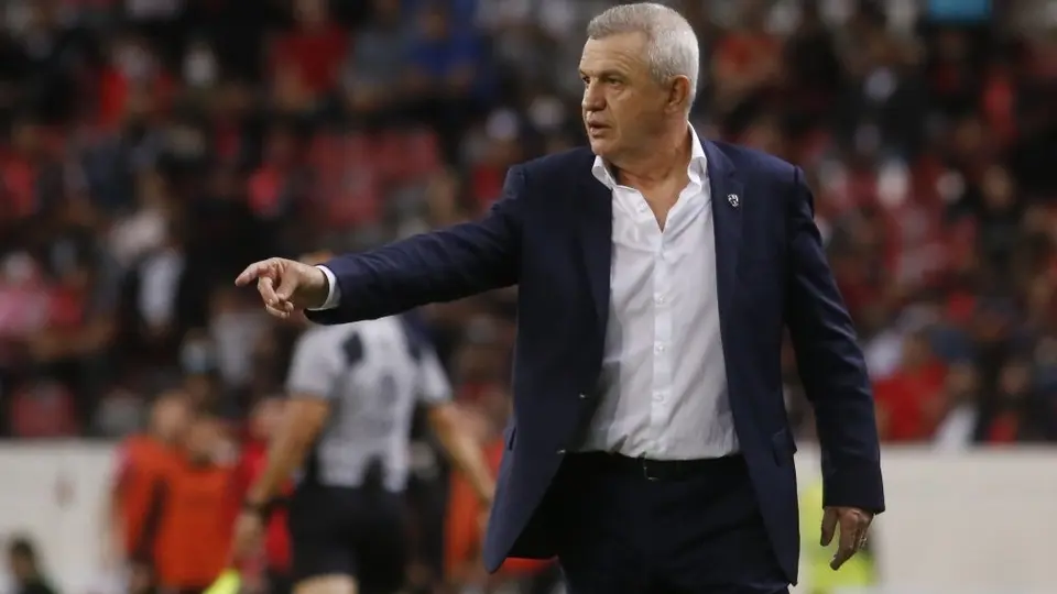América: Directiva azulcrema contactó a Vasco Aguirre, otro candidato para ser su DT