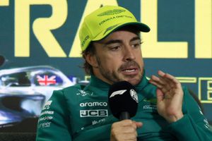 Fernando Alonso tras el caótico final del GP de Australia: 'Una auténtica montaña rusa emocional'
