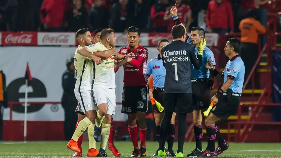 Fernando Hernández, árbitro del rodillazo, pidió sanción a Pablo Aguilar por cabezazo en 2017