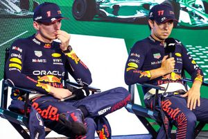 Horner promete más capítulos de Checo vs Verstappen: ‘Se crea un espectáculo en sí mismo’