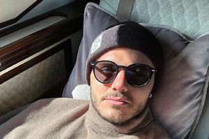 Mauro Icardi presume su nueva adquisición en redes, el coche más caro de la historia