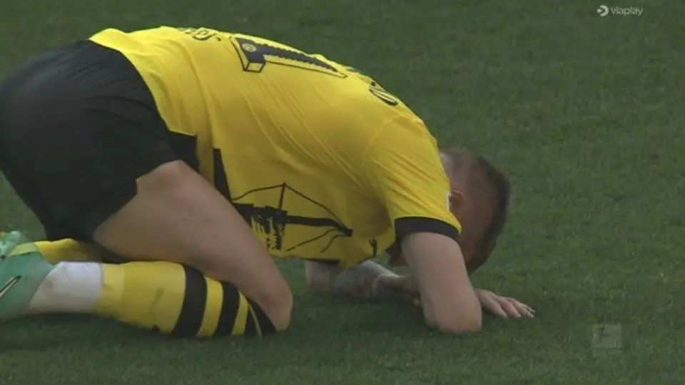 ¡Desgarrador! Marco Reus rompió en llanto tras escaparse su primera Bundesliga con el Borussia