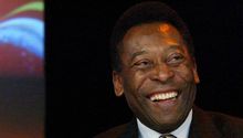 Pelé: Steven Spielberg le prometió al astro brasileño un filme en la Luna