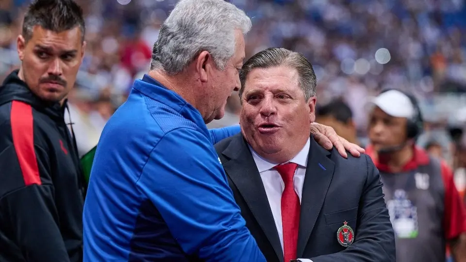 Piojo Herrera, abucheado en el Gigante de Acero tras su regreso a Monterrey