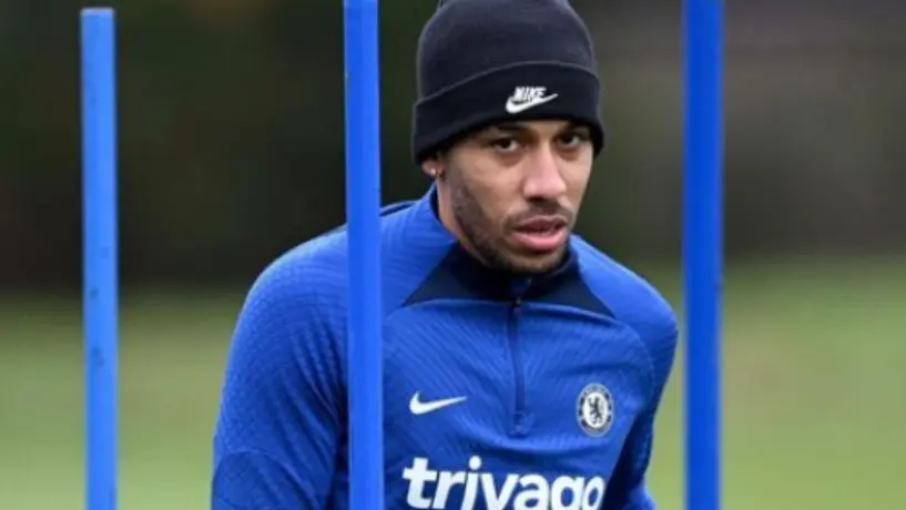 Aubameyang festejó con sus excompañeros del Barcelona en el vestidor tras triunfo en el Clásico