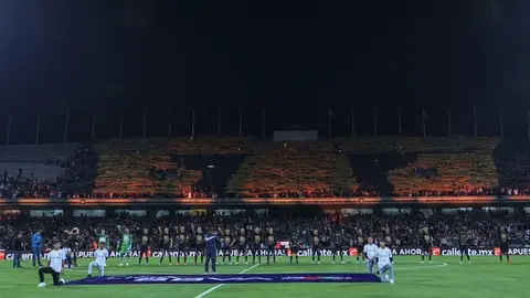 Liga MX: La Rebel recibió a Pumas con mosaico previo al partido ante Chivas