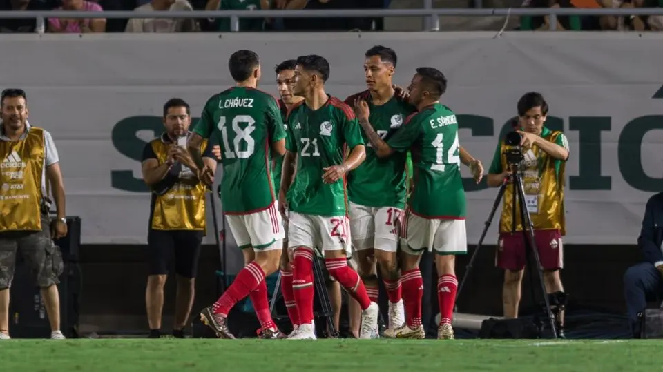 México vence a Guatemala en un duelo de pocas emociones