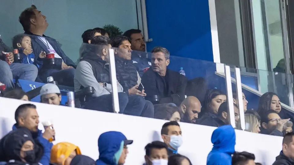 Diego Cocca se hace presente en el Estadio Cuauhtémoc para el Puebla vs Cruz Azul