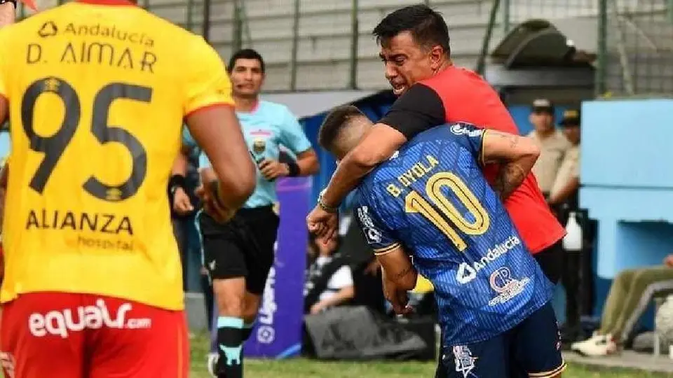 César Farías, exentrenador de Xolos, es suspendido 14 meses por agredir a jugadores