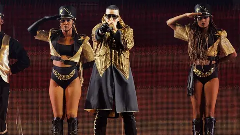 Daddy Yankee, presente en la victoria de Tom Brady y Tampa Bay frente a Panthers