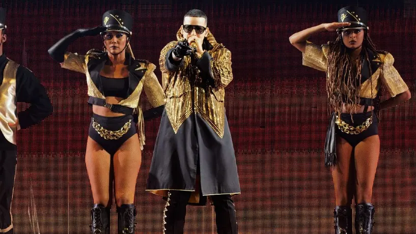 Daddy Yankee, presente en la victoria de Tom Brady y Tampa Bay frente a Panthers
