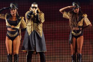 Daddy Yankee, presente en la victoria de Tom Brady y Tampa Bay frente a Panthers