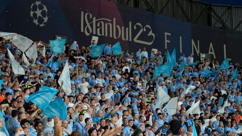 Fans de Manchester City abucheron himno de la Champions en la Final