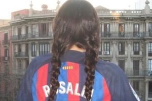 Barcelona: Rosalía entonó el himno Blaugrana al estilo 'Motomami'