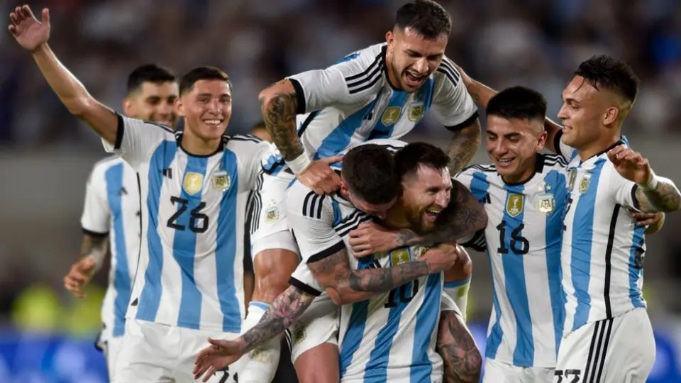 Lionel Messi anotó su gol 800 en celebraciones de Argentina