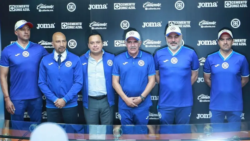 Víctor Velázquez sobre Cruz Azul: "Tenemos un 'Dream Team' en la dirección técnica"