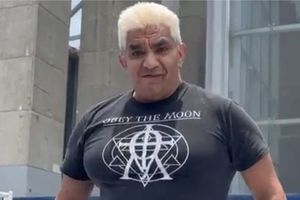 Shocker causó polémica tras agredir a aficionado que quería una foto