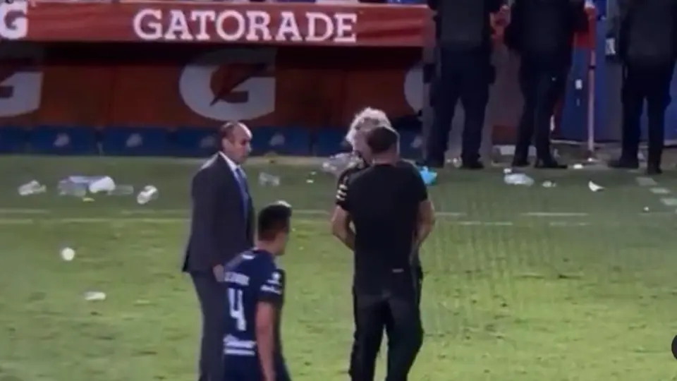 Paco Ramírez agrede a Norberto Scoponi en el Celaya vs Morelia de Liga Expansión