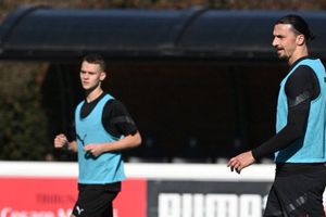 Zlatan Ibrahimovic entrenó y jugó 'cascarita' con su hijo Maximiliano de 16 años