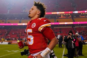 Patrick Mahomes entrenó pese a lesión en el tobillo; apunta a la Final de Conferencia