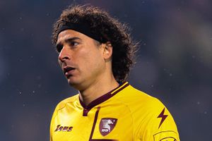 Luis García descarta problemas con Ochoa tras críticas del Tri: 'No es personal, ya no la van a hacer mejor'