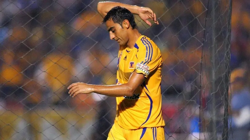 Divino Gaitán: Leyenda de Tigres presuntamente hacía señas en antro… ¿para pedir cocaína?