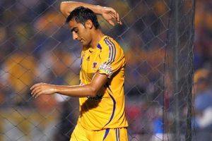 Divino Gaitán: Leyenda de Tigres presuntamente hacía señas en antro… ¿para pedir cocaína?