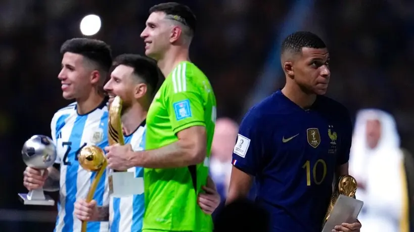 Mauricio Pinilla destrozó al Dibu Martínez: ‘¿Quién es para burlarse de Mbappé?’