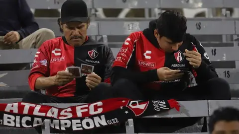 ¿Qué fue lo que provocó el daño a la cancha del Estadio Jalisco?