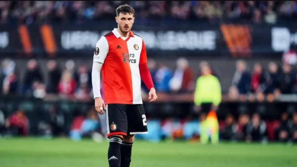 Santiago Giménez: Atlético de Madrid tiene en la mira al delantero mexicano