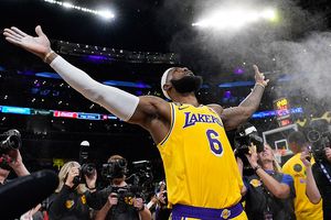 LeBron James se convierte en el máximo anotador en la historia de la NBA
