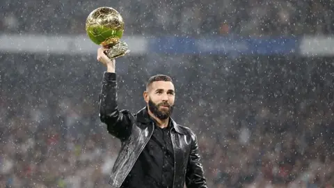 ¡BOMBAZO! Karim Benzema saldrá del Real Madrid este verano, reportan en Europa