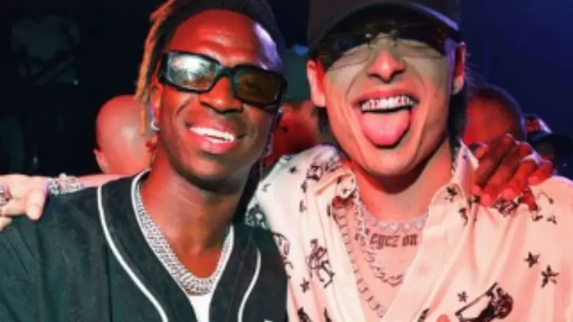 ¡No pudo faltar la foto! Vinicius Jr acudió al concierto de Peso Pluma en Miami