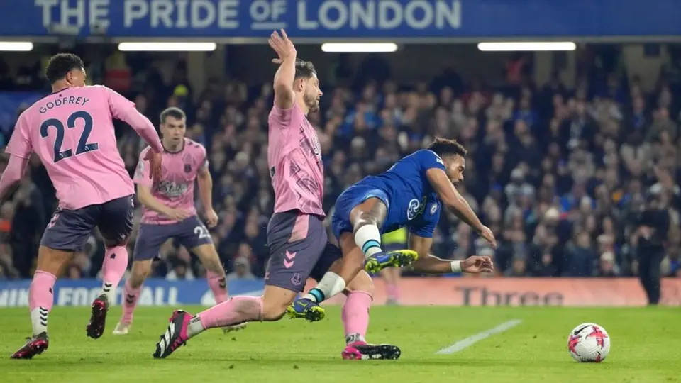Chelsea deja ir el triunfo en casa frente al Everton en Premier League