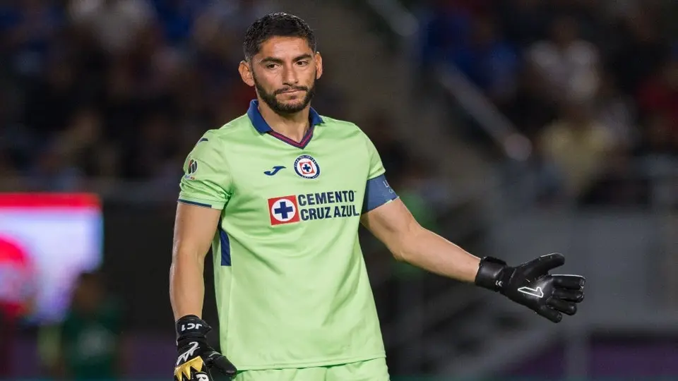 Jesús Corona tiene pocas probabilidades de quedarse en Cruz Azul