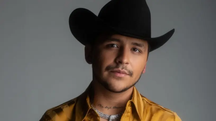 Christian Nodal: de cantante a comentarista deportivo
