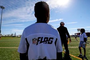 Los Broncos donaron más de 100 mil dólares al proyecto Tochito NFL México