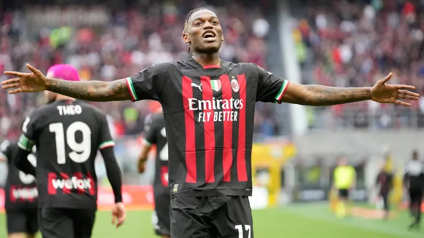 Rafael Leão celebra gol ante Lecce | AP