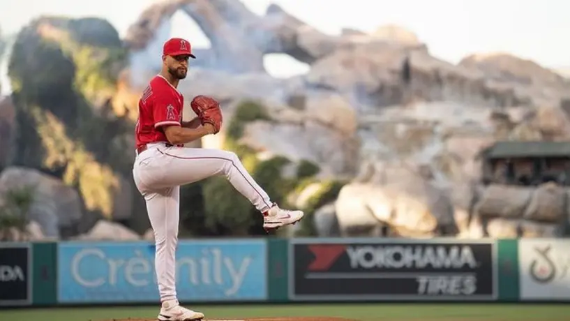 Patrick Sandoval sigue lanzando fuego y consiguió su cuarta victoria en el 2023 de MLB