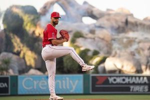 Patrick Sandoval sigue lanzando fuego y consiguió su cuarta victoria en el 2023 de MLB