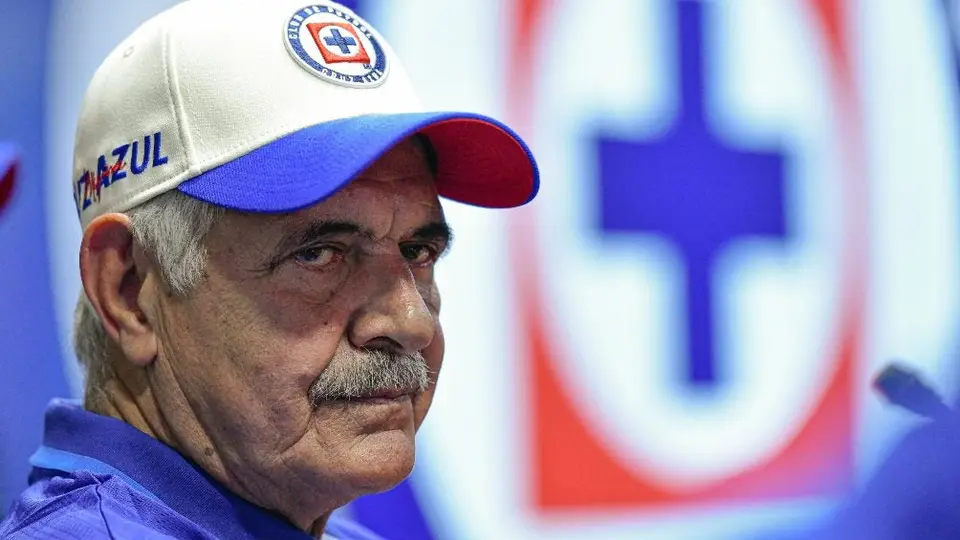 Tuca Ferretti, a firmar inicio exitoso con Cruz Azul en el Azteca en duelo ante Juárez