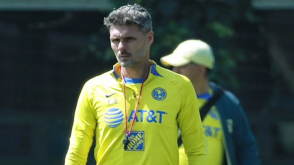 Tano Ortiz inició preparación del Clásico Capitalino con ausencias en el entrenamiento